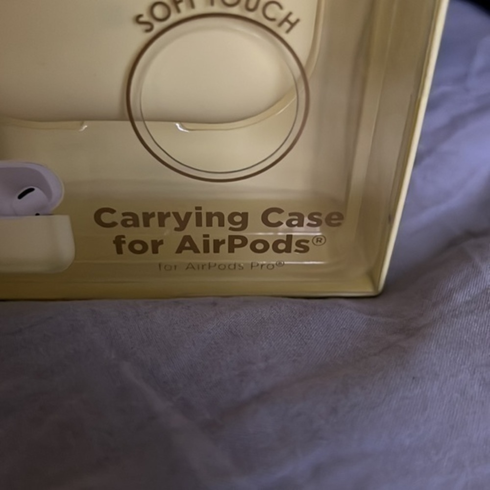 AirPods Case for AirPods Pro - Picture 2 of 3